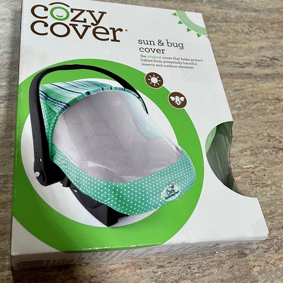 NIB Cozy Cover sun & bug cover - Picture 9 of 9